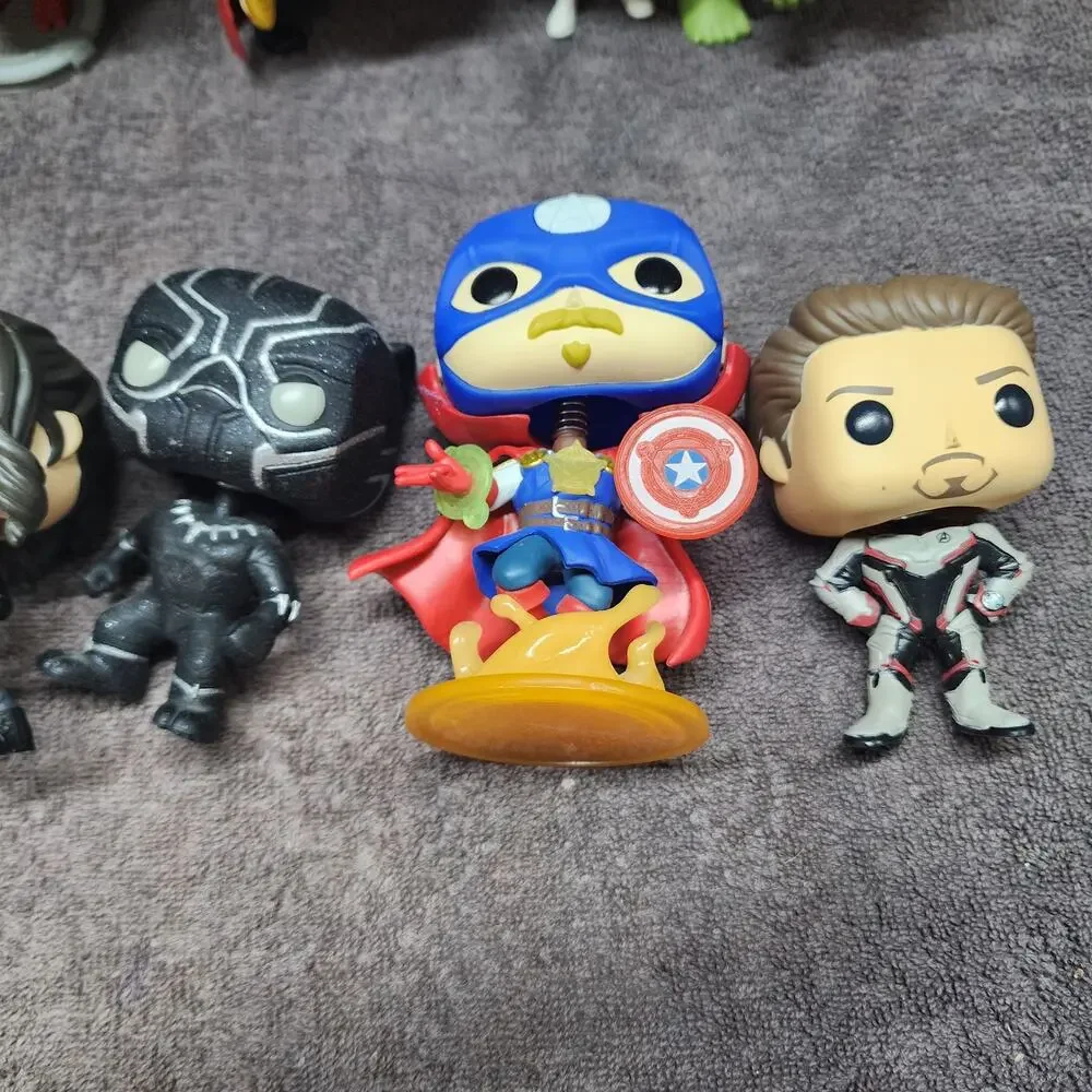 Lot of 11 Funko Pops Marvel Characters loose b39